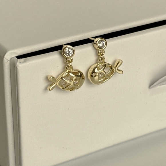 Fish Stud Earrings Moving CZ Stone Luxury Jewelry - Picture 7 of 12